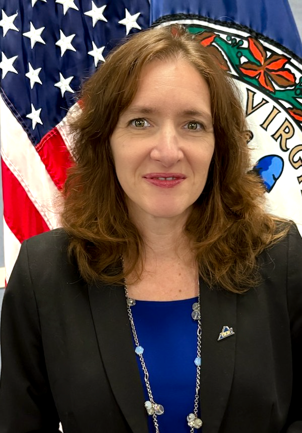 Larawan ng Direktor ng DPOR na si Laura McClintock